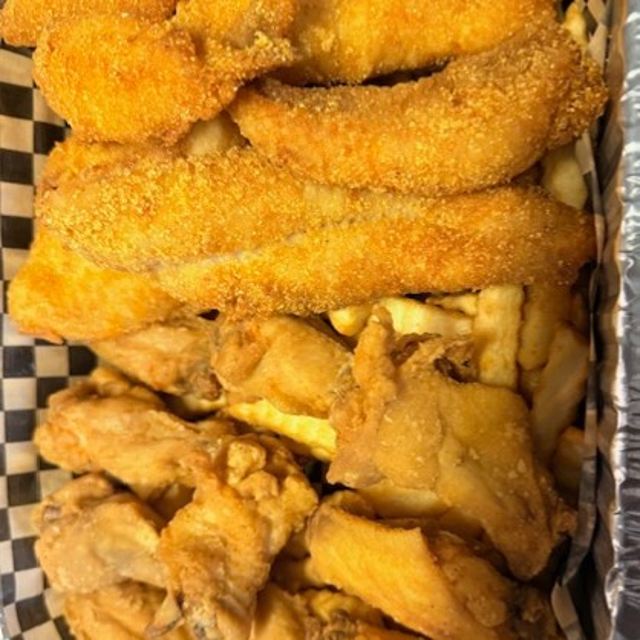 SOUTHERN WING & CATFISH COMBO.